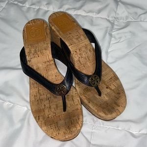 TORY BURCH Suzy Cork Suzy Wedge Sandal Size 7.5 Black Leather Strap